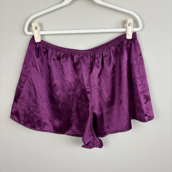 Victoria's Secret Satin Sleep Shorts - Size Large - Picture 1 of 3